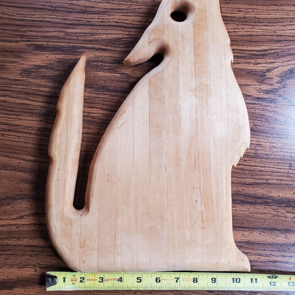 Solid Wood Wolf Shaped Cutting Board - Picture 5 of 8